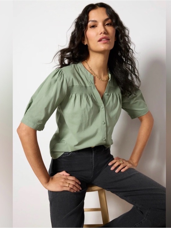 Evereve Tops - Evereve Olive Green Button-Up Short Sleeve Blouse ptp 20 length 23.5 $78 retail